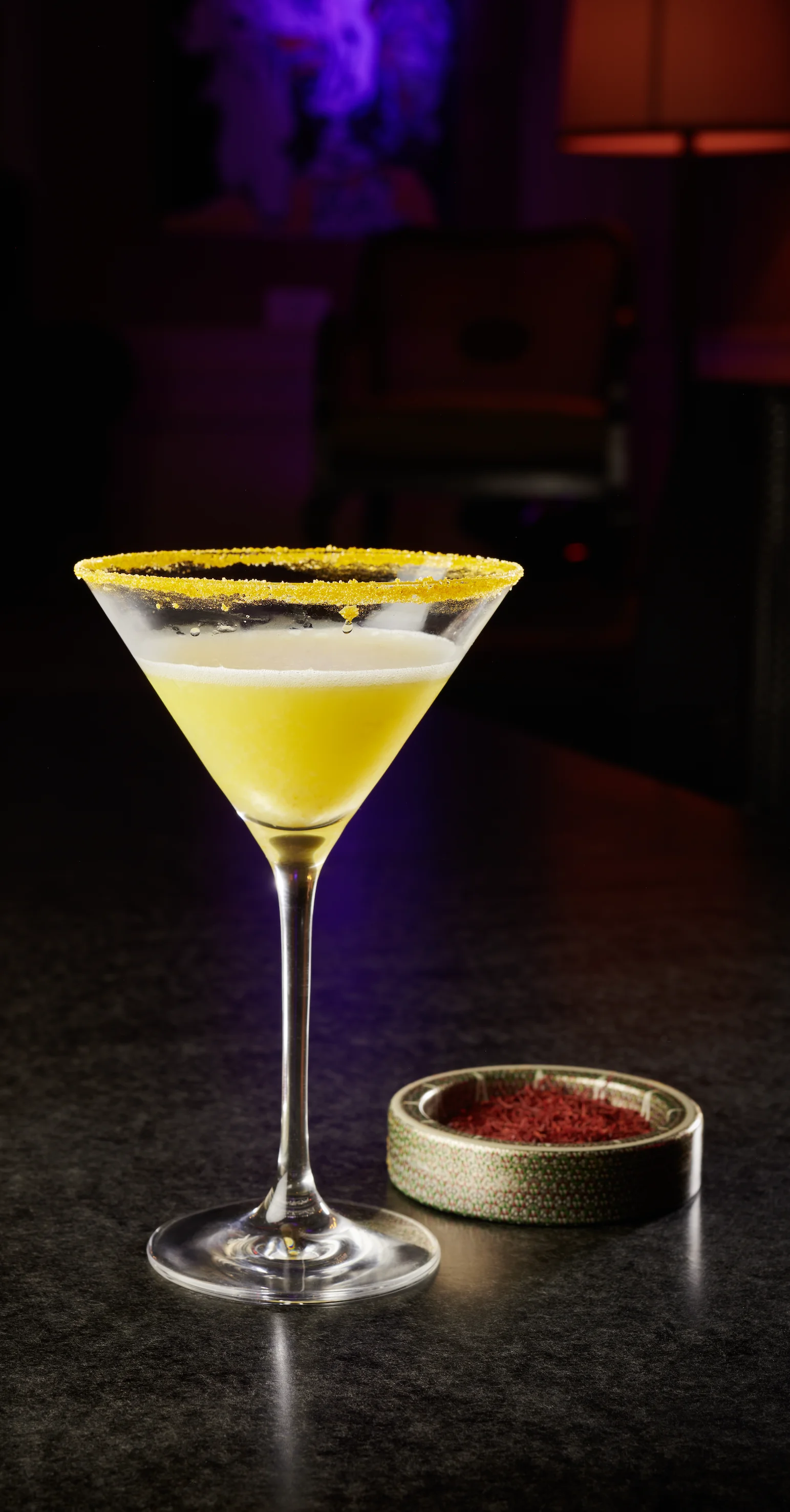 Coktailglas mit gelbem Cocktail